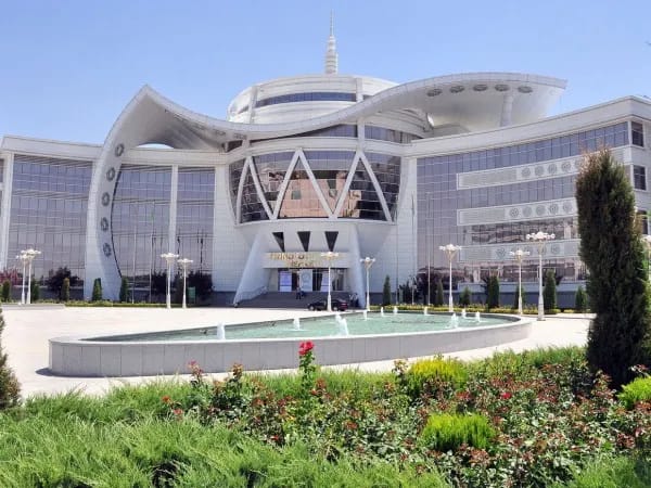 В Туркменистане разработали лечебный гель на основе алунита, одуванчика и розмарина