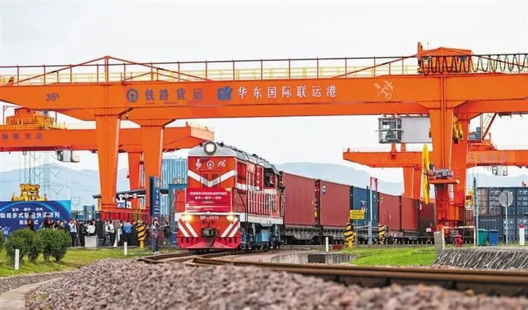 В Китае произошла крупнейшая за десятилетие железнодорожная авария