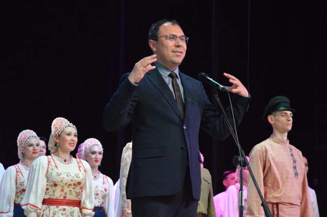 Руководитель Уральского хора посвятил стихотворение столице Туркменистана