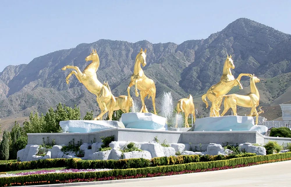 В парке Аркадага установят скульптуры знаменитых ахалтекинских скакунов