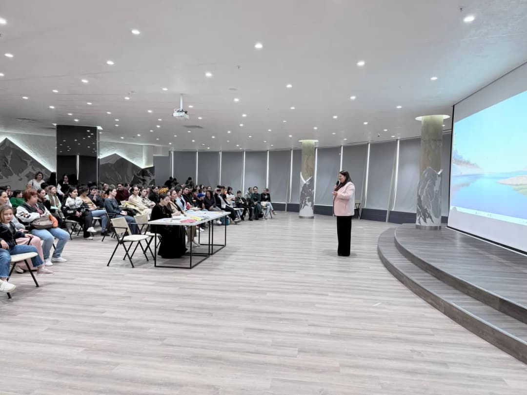 В Ашхабаде прошёл фестиваль волонтёров, приуроченный к Международному дню добровольца