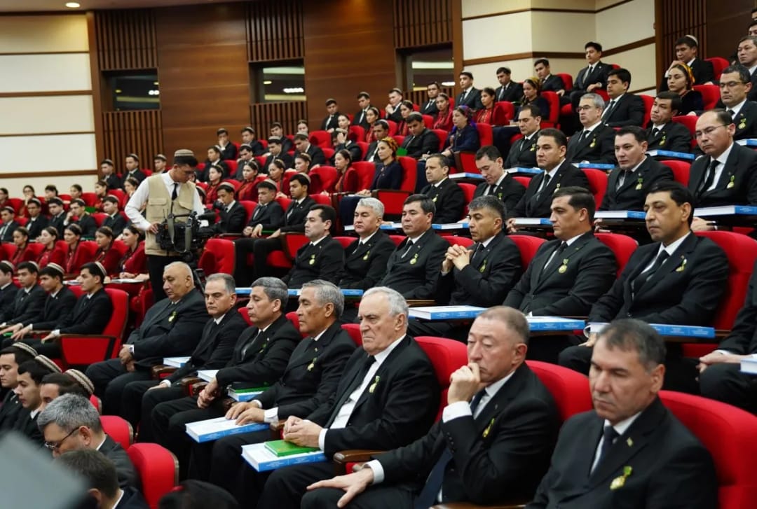 В Ашхабаде прошла презентация новой книги Президента Туркменистана