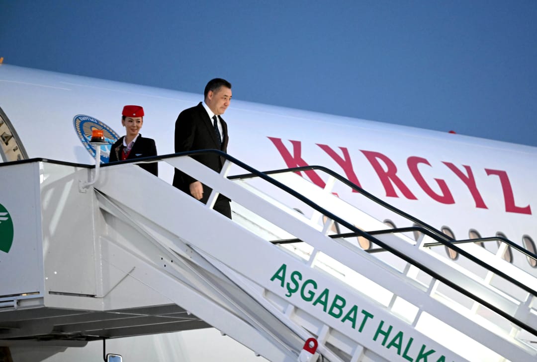 Sadyr Žaparow Türkmenistana sapar bilen geldi