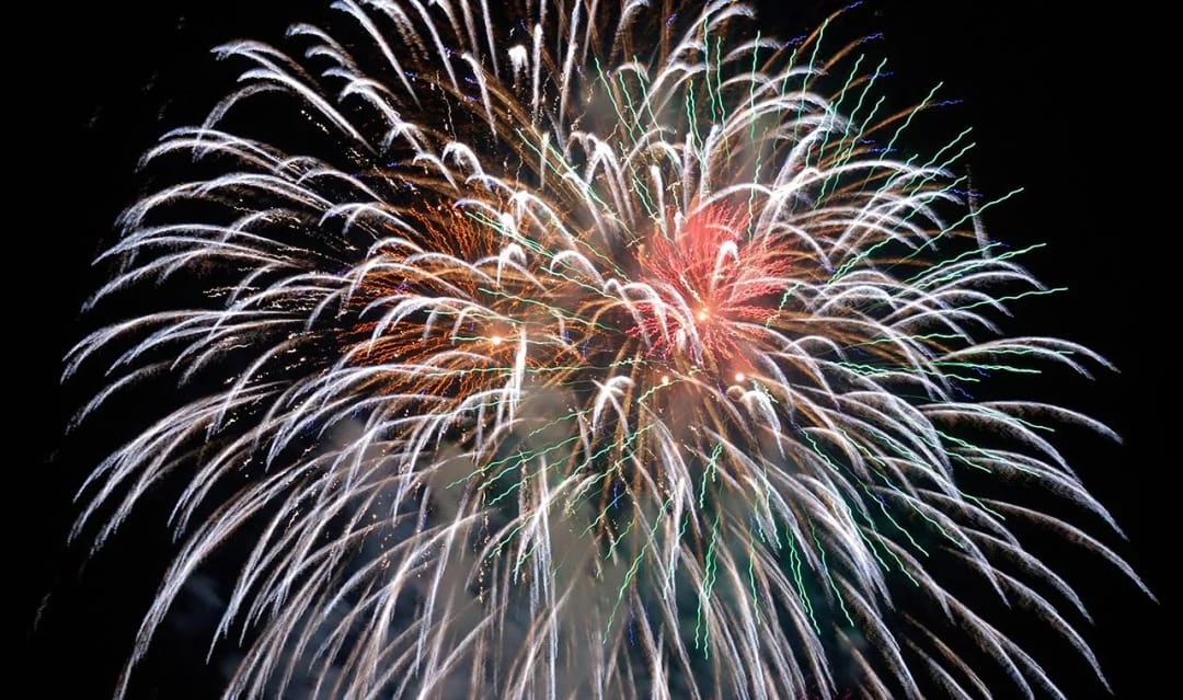 В столице Туркменистана прогремел праздничный салют в честь 30-летия нейтралитета