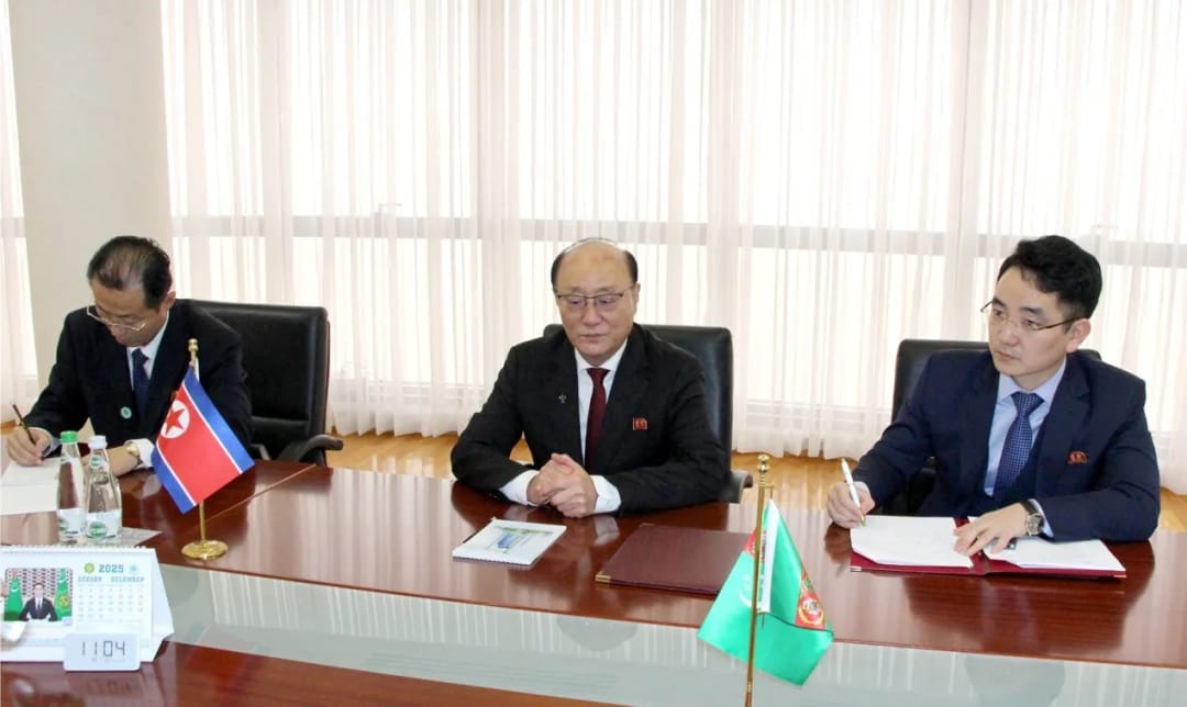 В МИД Туркменистана прошла встреча с послом КНДР в Российской Федерации