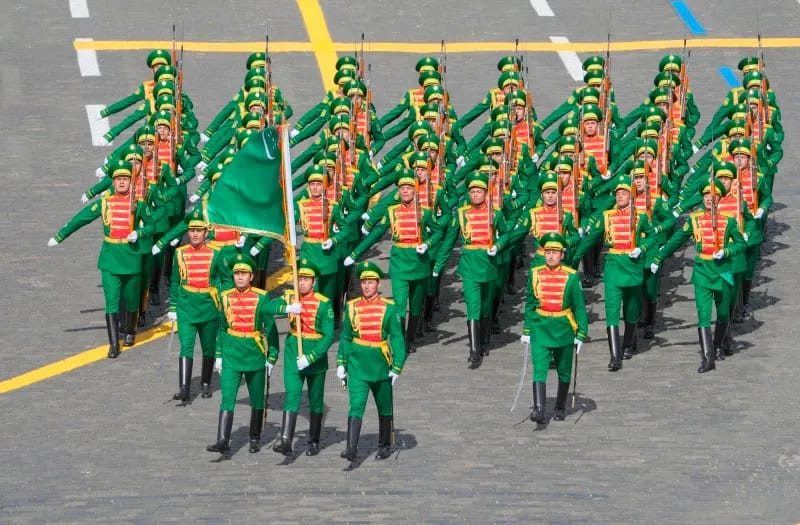 Türkmenistanyň Goranmak ministrliginiň harby okuw mekdeplerine 2026‑2027 okuw ýyly üçin kabul etmegiň tertibi çap edildi