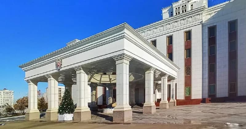 Консульский отдел посольства России временно прекратит прием граждан