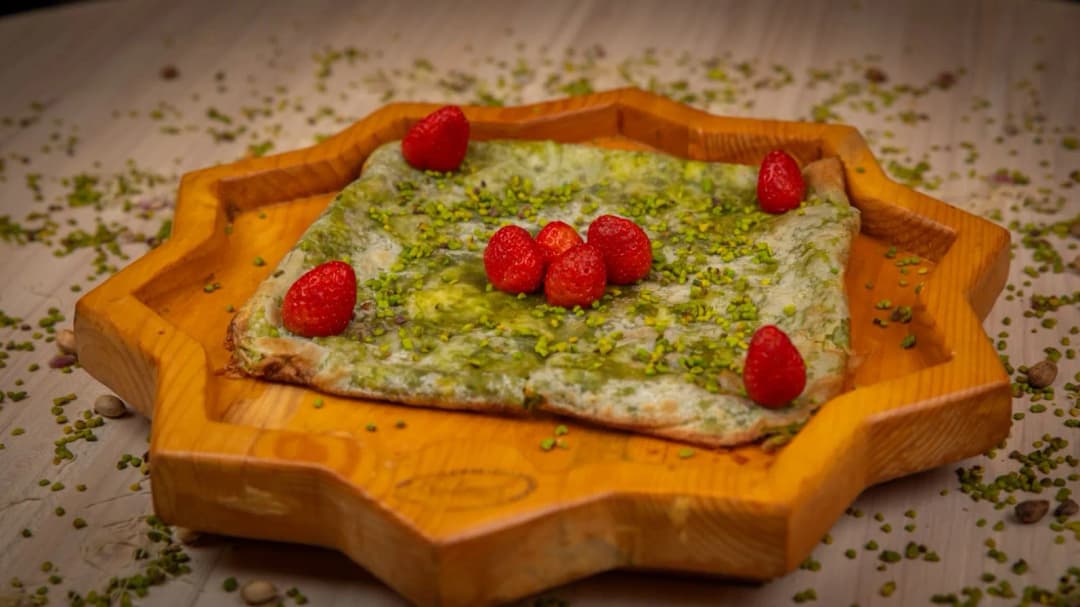 A New Year's dessert with character: Katmer as a special treat at Katmer cafe