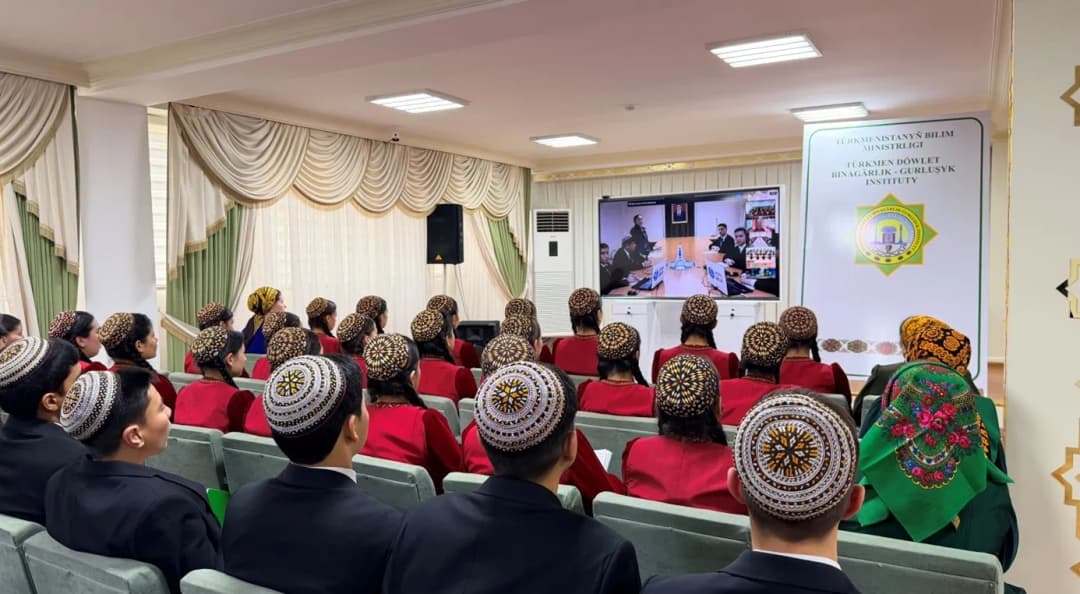 В туркменском архитектурном институте прошло занятие по применению искусственного интеллекта в проектировании