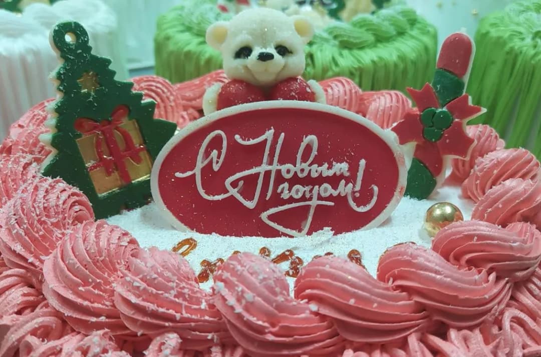 Новогодние торты от Zyýat Hil: праздничный акцент для семейного стола