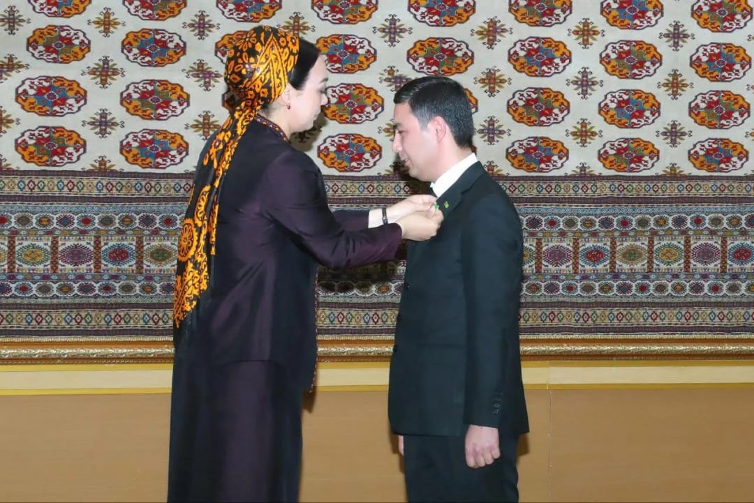 В Ашхабаде прошла церемония вручения медалей в честь 30-летия нейтралитета