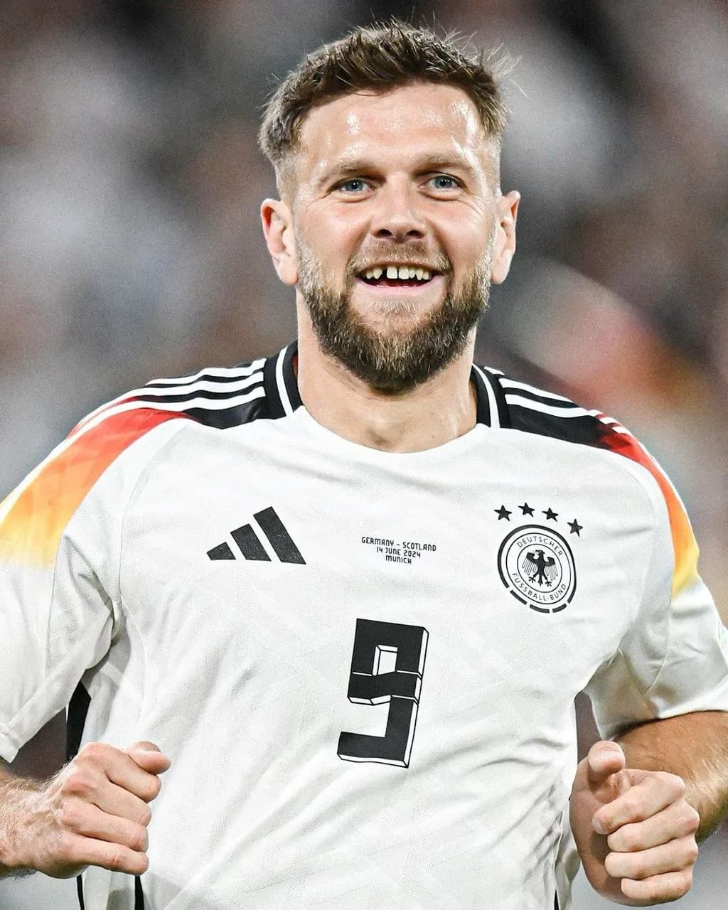 Форвард сборной Германии Фюллькруг прибыл в Милан для прохождения медосмотра