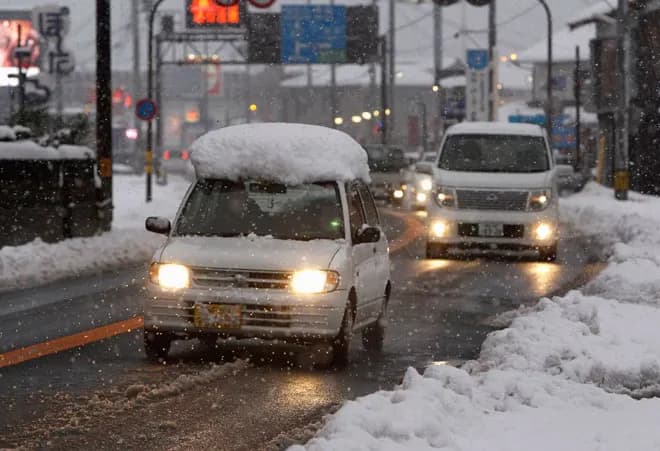 57 автомобилей столкнулись на трассе в Японии из-за непогоды
