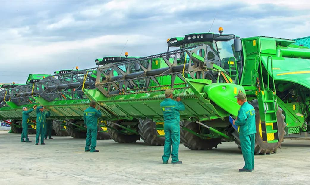 В Туркменистане парк государственной сельхозтехники регулярно обновляется