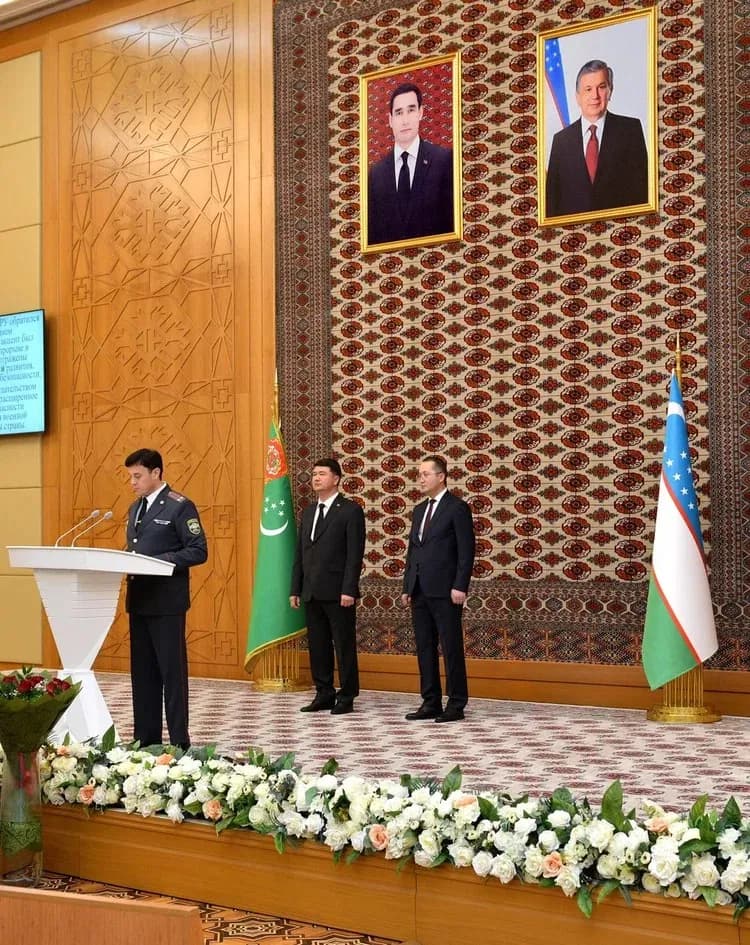 В Ашхабаде прошло мероприятие в честь Дня защитников Родины и годовщины образования Вооруженных Сил Узбекистана