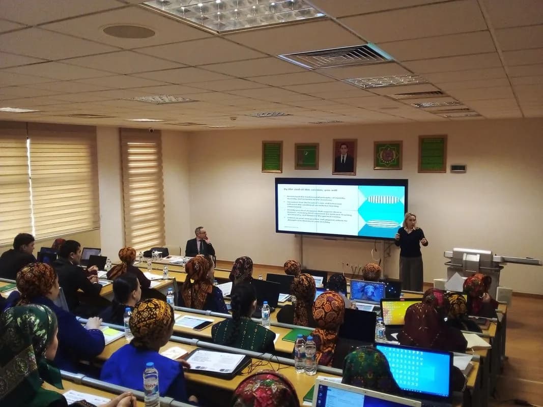 Международный университет гуманитарных наук и развития провел тренинг в рамках программы AELLCA