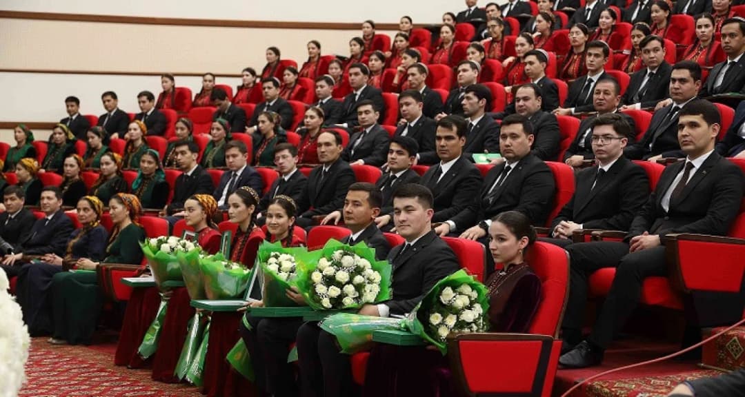 Aşgabatda Türkmenistanyň diplomatik işgärleriniň gününe bagyşlanan maslahat geçirildi