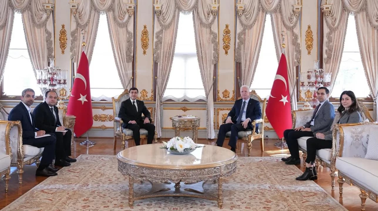 Türkmenistanyň baş konsuly Stambul şäheriniň häkimi bilen duşuşdy