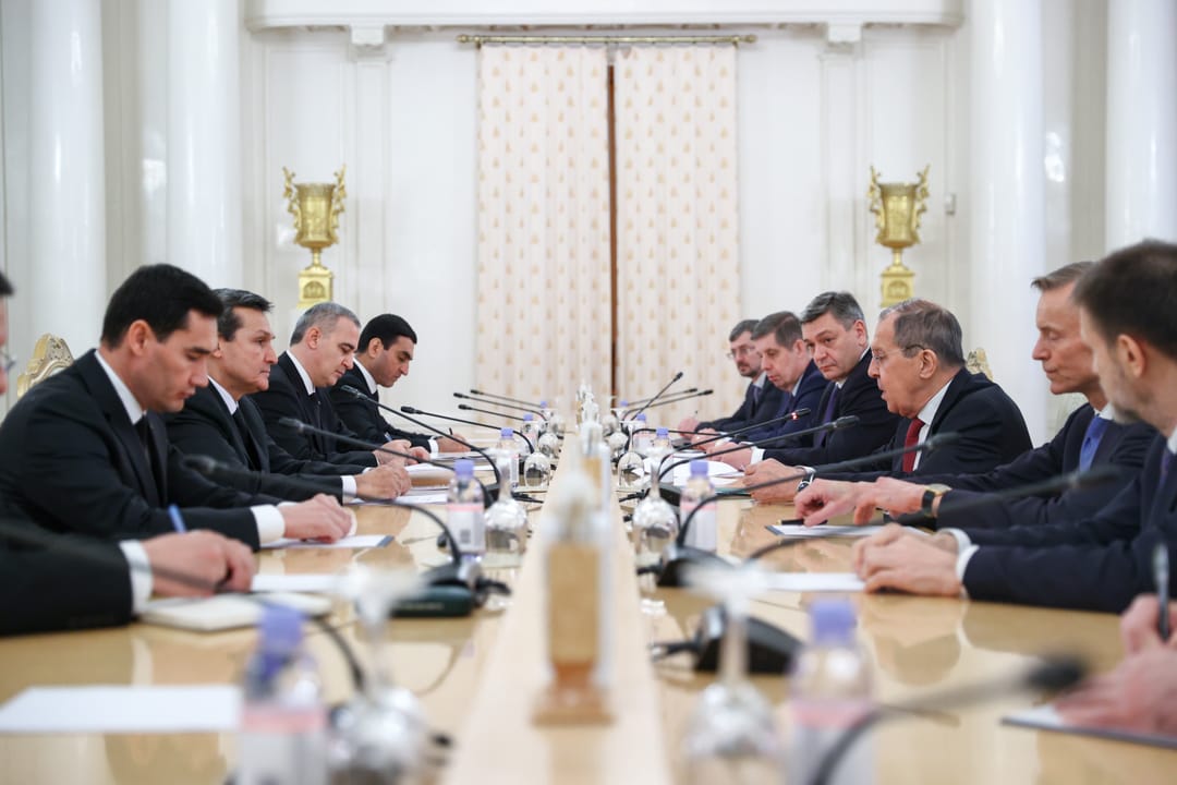 Лавров пообещал помочь студентам из Туркменистана