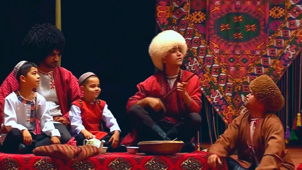 Спектакль «Шукур бахши» стал ярким событием открытия Недели культуры в Туркменистане