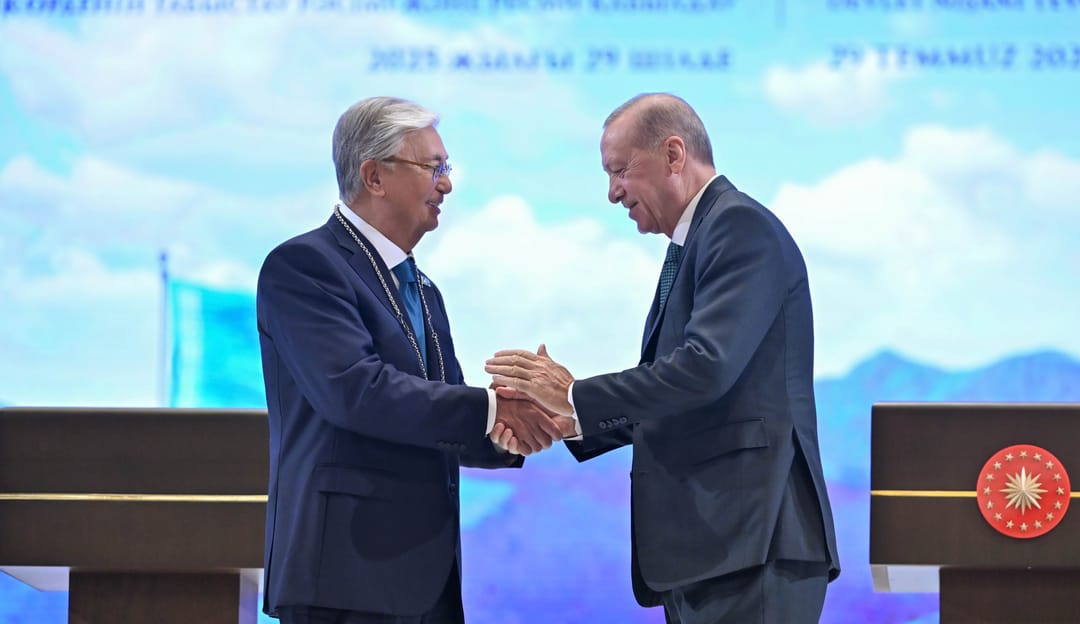 Ärdogan Tokaýewe Türkiýäniň iň ýokary döwlet sylagyny gowşurdy