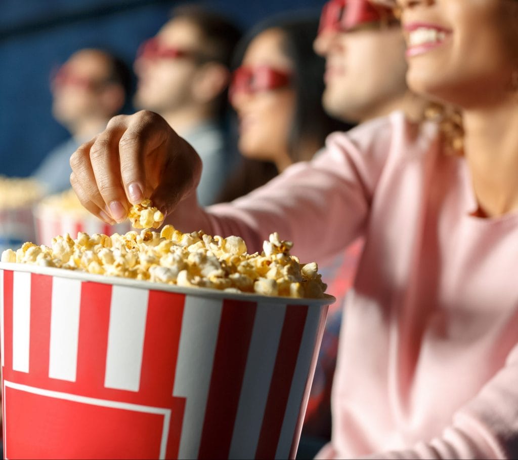 Названы 10 российских кассовых фильмов 2022 года