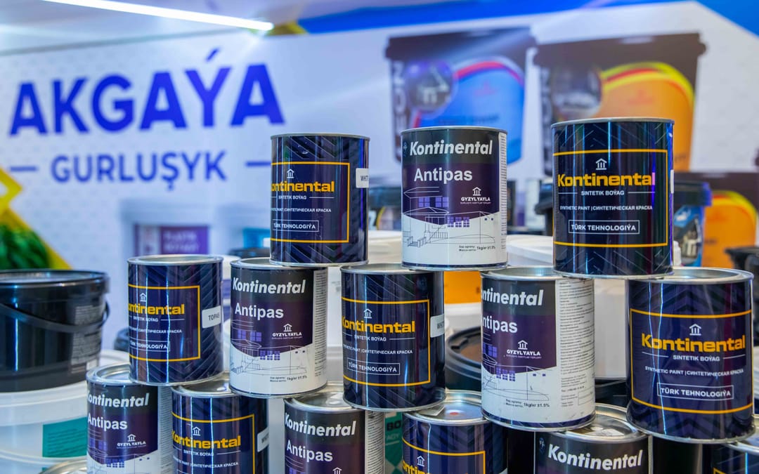 Ak Gaýa представила лакокрасочные материалы на выставке в Ашхабаде
