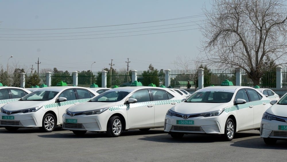 50 автомобилей Toyota Corolla пополнили таксопарк Ахалского велаята