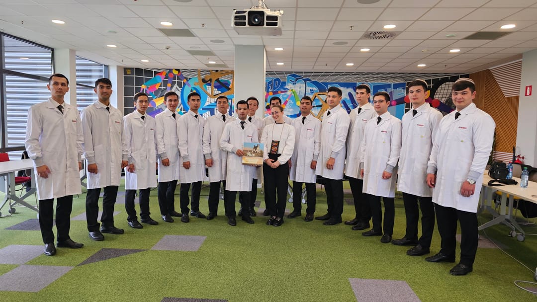 Студенты туркменского института телекоммуникаций и информатики проходят практику в международных компаниях Румынии