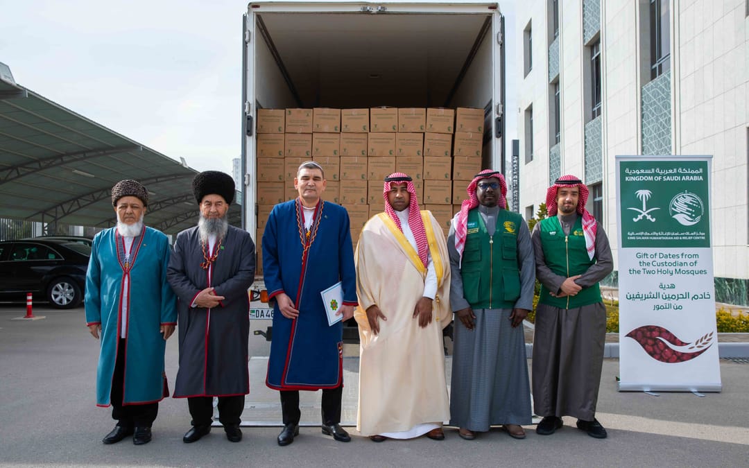 Саудовская Аравия передала Туркменистану партию фиников весом 25 тонн