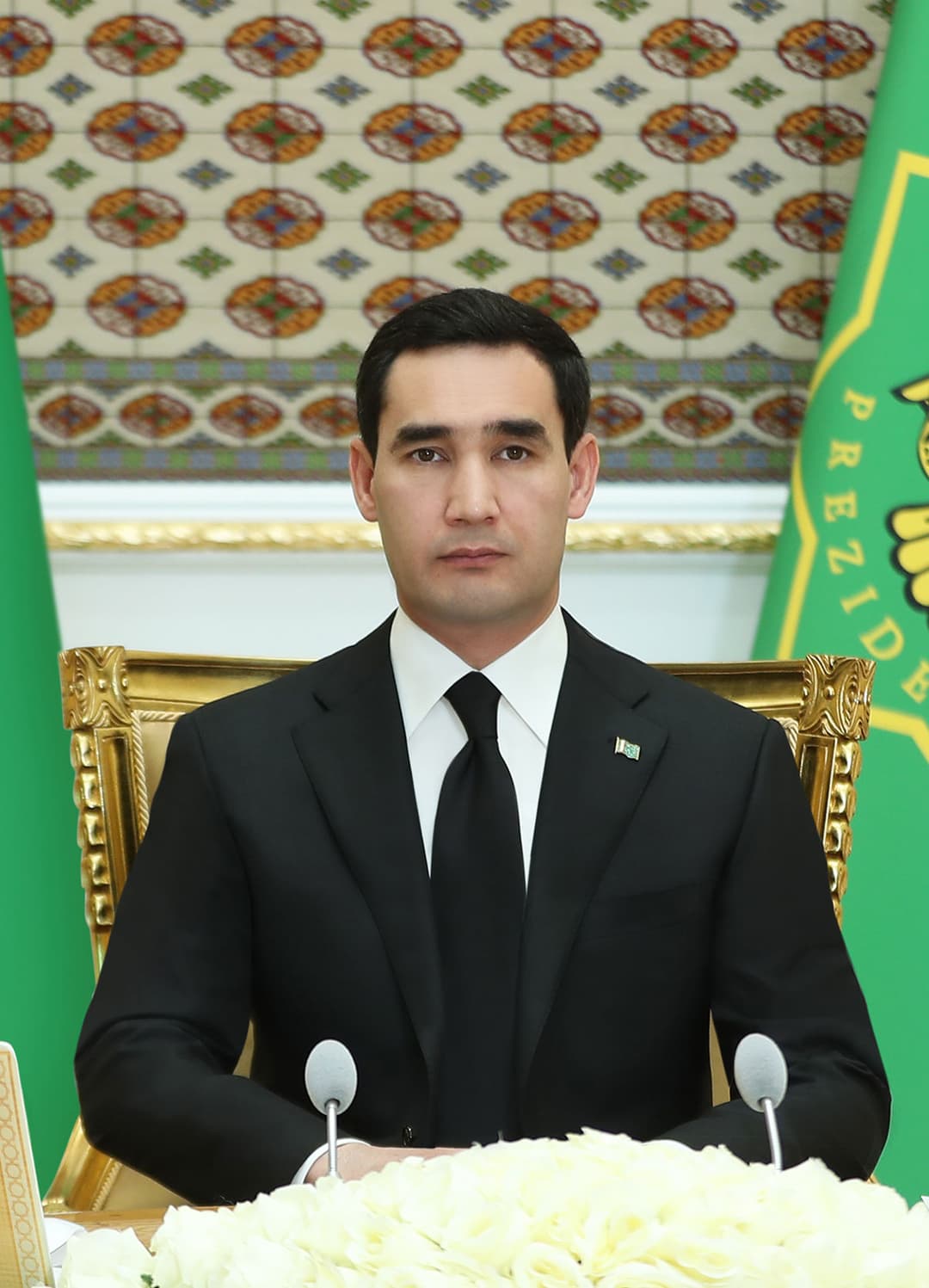 Президент Туркменистана поручил вести полный учёт лиц, вернувшихся из мест заключения