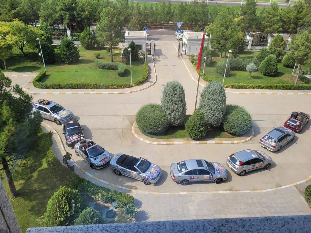 В Ашхабад прибыли участники самого длинного в мире ралли