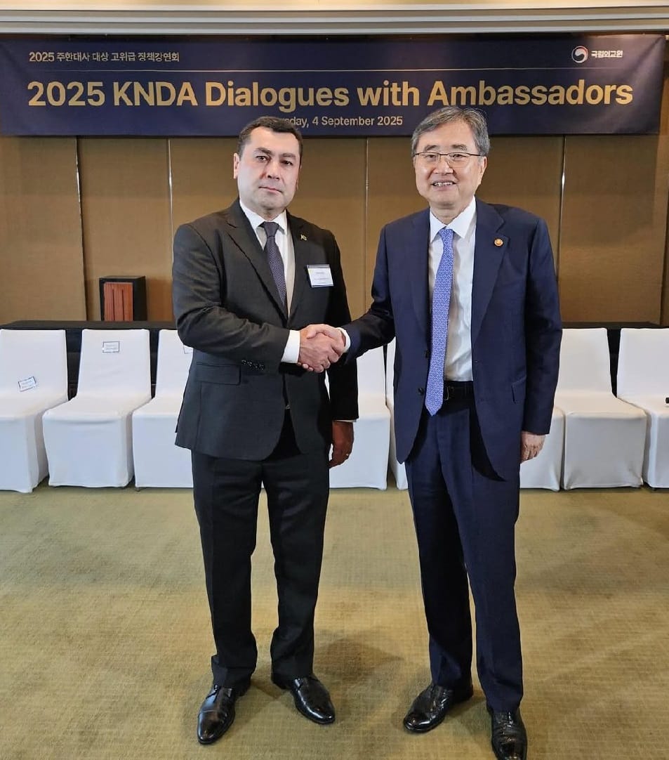 Посол Туркменистана провел встречу с главой МИД Республики Корея