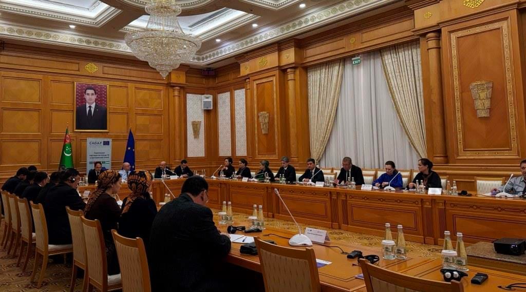 В Ашхабаде состоялся круглый стол «Здоровье общества - залог мира и процветания»