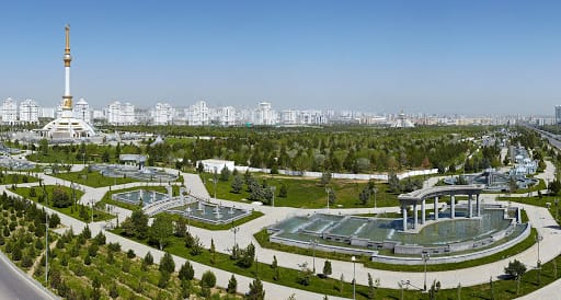 В Ашхабаде высадят 100 тысяч кустов роз