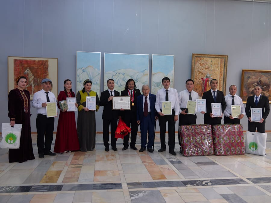 В Ашхабаде назвали победителей художественной выставки-конкурса