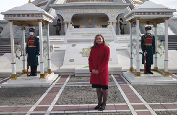 Новый посол Великобритании в Туркменистане поделилась впечатлениями от встречи с Бердымухамедовым