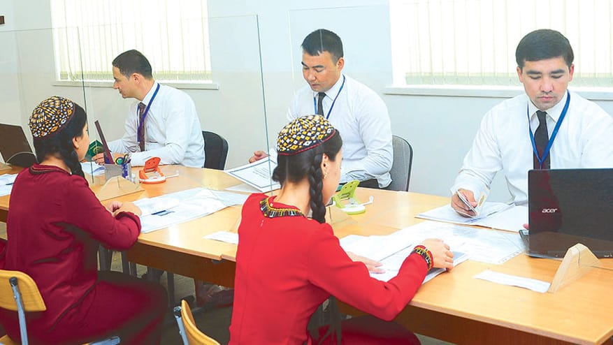 Президент Туркменистана утвердил сроки приёмной кампании-2022 в вузы и профучебные заведения