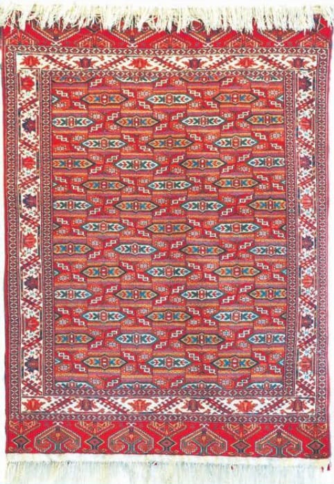 В историко-краеведческом музее Туркменбаши собраны уникальные ковры прикаспийских туркмен