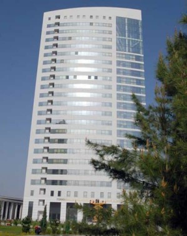 «Türkmengaz» döwlet konserniniň ylmy-barlag institutynyň programma üpjünçiligi gowulandyrylýar