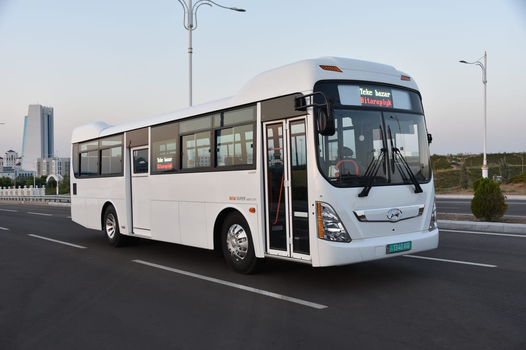 Новые автобусы Hyundai в Ашхабаде контролируют GPS-навигаторы