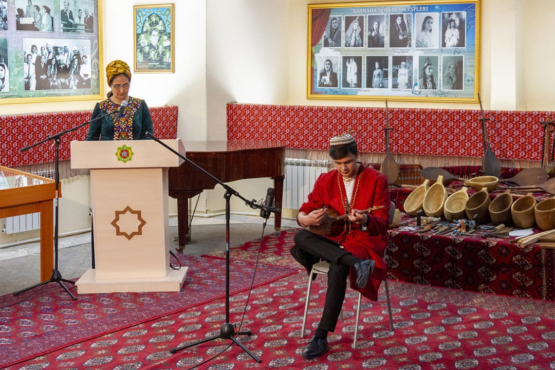 Музыкальные вузы Туркменистана и Армении продолжают общение в видеоформате