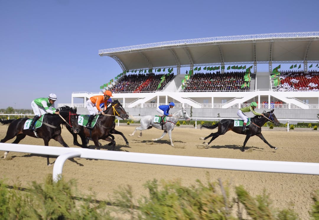 Daşoguzda baýramçylyk at çapyşyklary geçirildi