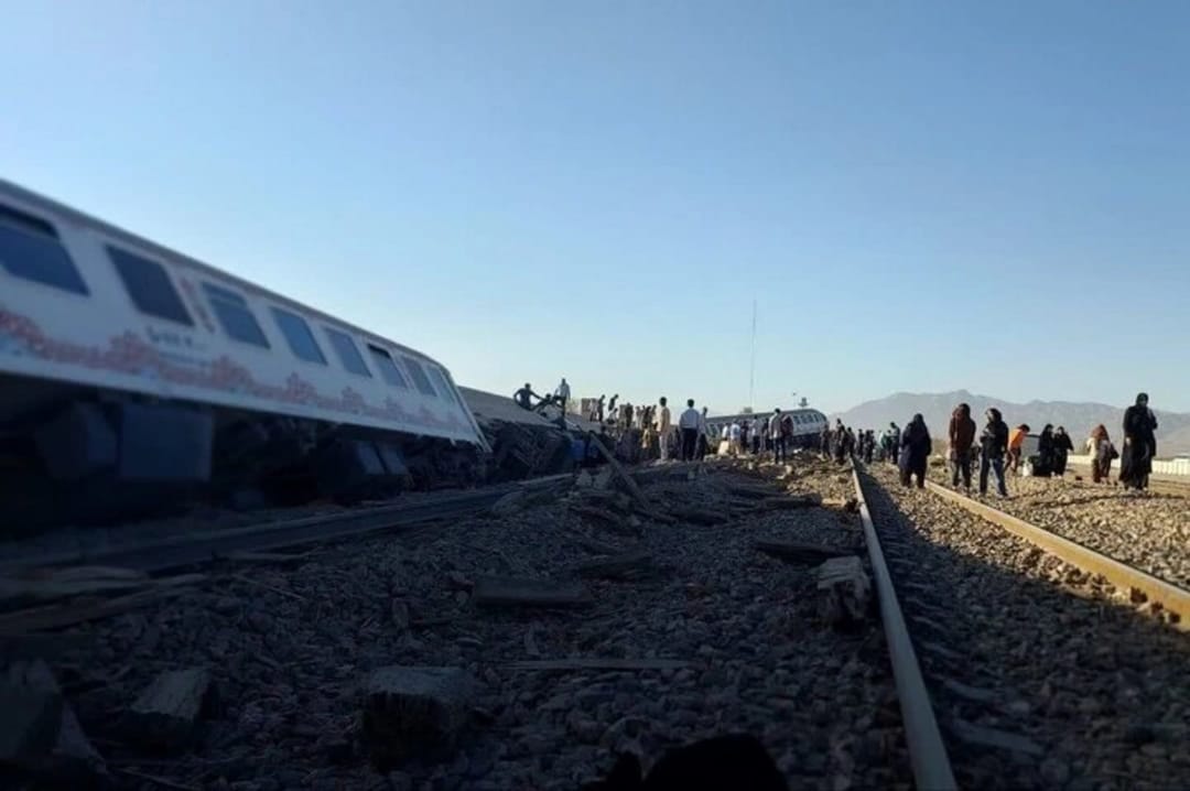 В Иране при сходе поезда с рельсов пострадали 30 человек