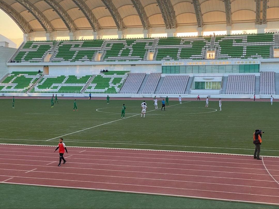 «Ахал» обыграл «Алтын асыр» в дерби и вышел на первое место в чемпионате Туркменистана