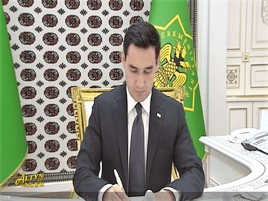 Глава северного региона Туркменистана получил от Президента строгий выговор с последним предупреждением