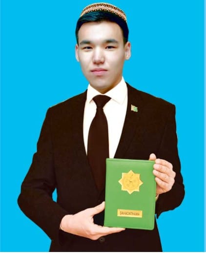 Туркменский студент разработал технологию производства безвредного чистящего средства