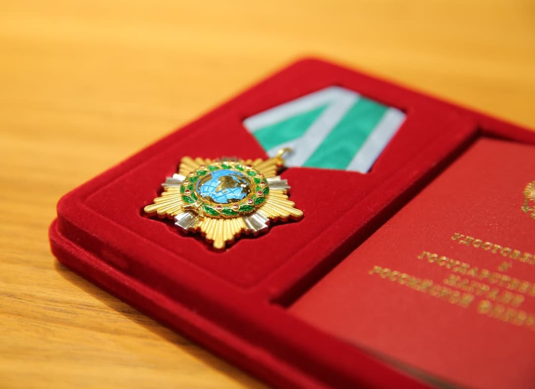 Президент России наградил Сердара Бердымухамедова орденом Дружбы