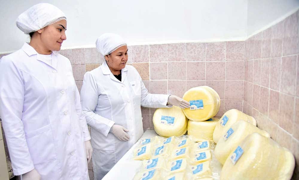 «Hepdelik» haryt nyşanly kärhana täze önümiň — mesge ýagynyň önümçiligini ýola goýdy