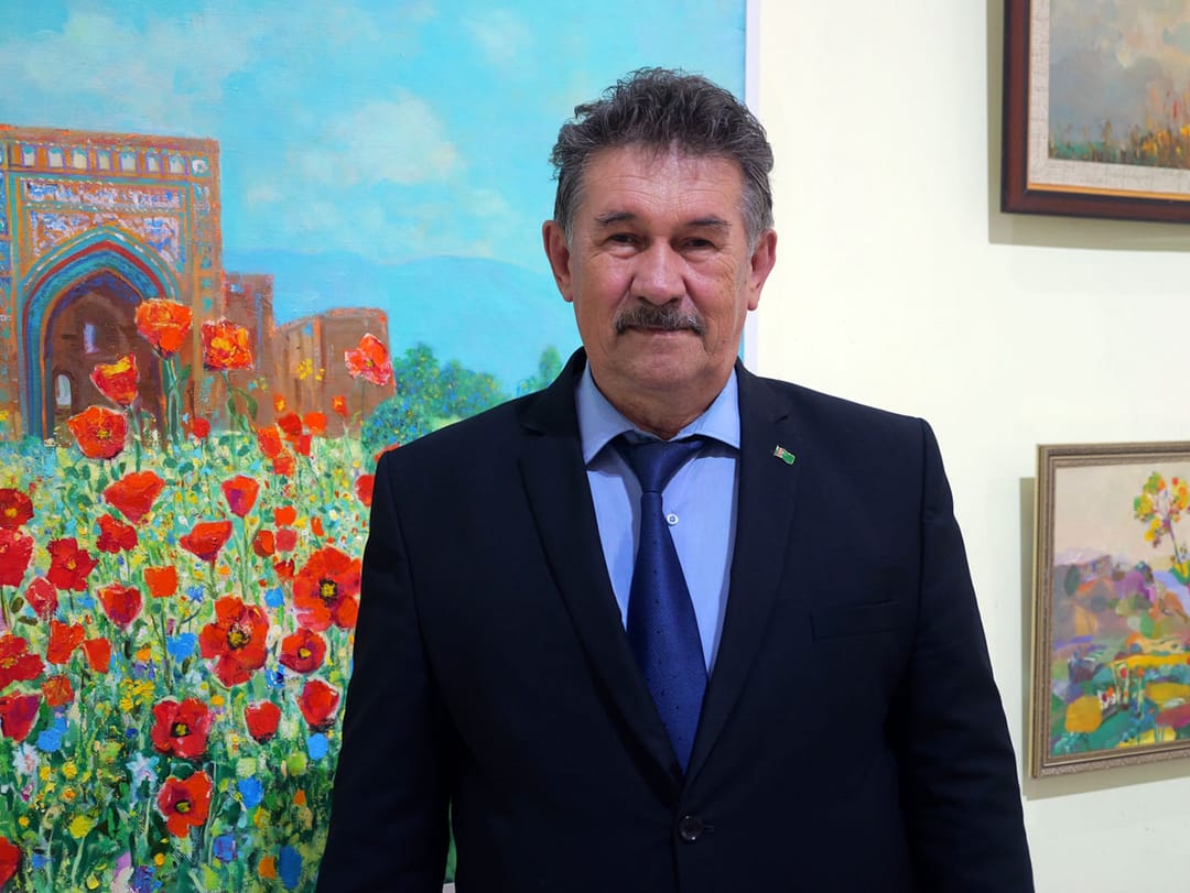 В музее Ашхабада открылась персональная выставка картин Камиля Велиахмедова